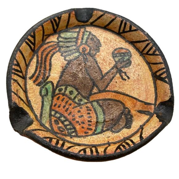 Beautiful Native‎ inspired pottery ashtray - Picture 1 of 6